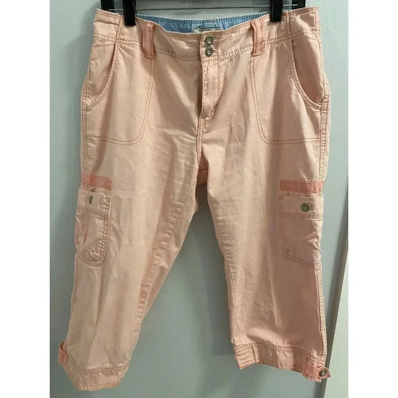 LEVI’S WOMEN PINK CAPRI PANTS SIZE 6 - Picture 1 of 9